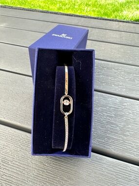 Swarovski Rose Gold Plated White Sparkle Dance Oval Shape Bracelet